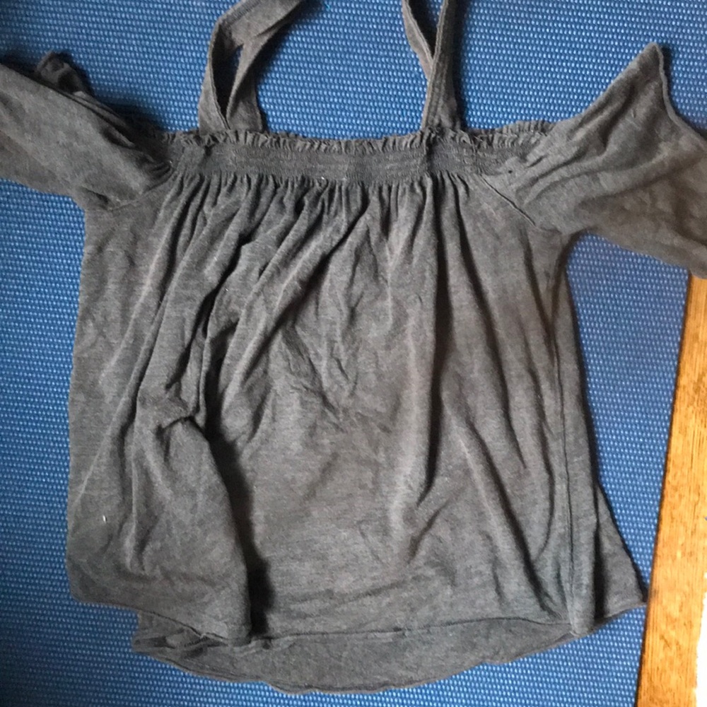 gray cold shoulder top - Picture 2 of 3